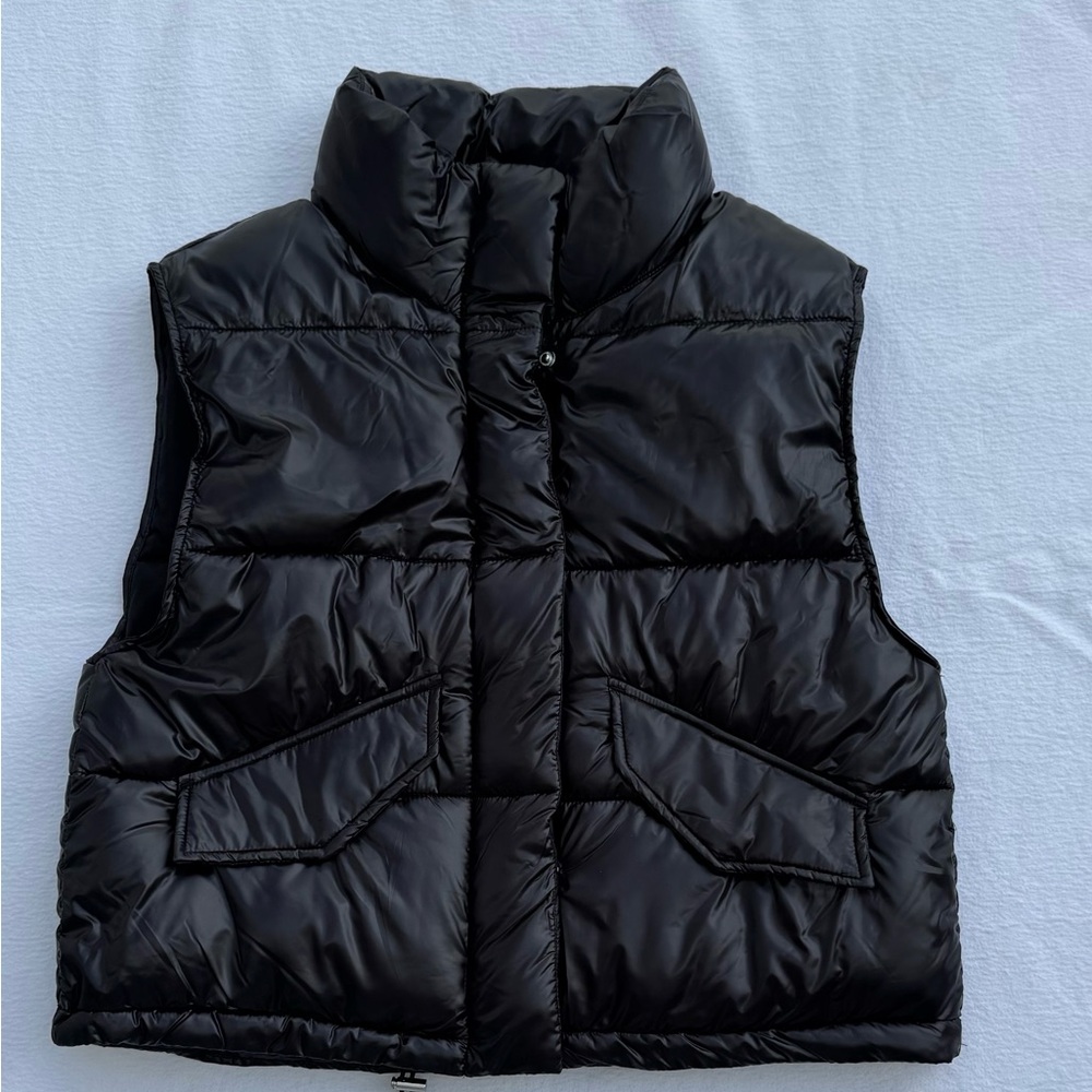 NWOT Women Shiny Black Puffer Vest XS